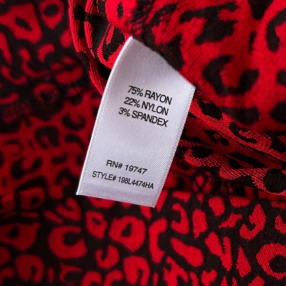 Counterparts Red and Black Animal Print Skinny Leg Pants 18 NWOT - Picture 5 of 6